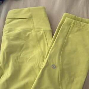 Lululemon w/ Side pockets